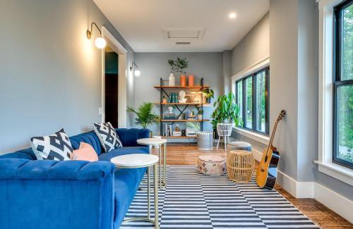 West End Casa | 7 Private Suites Sleeps 25 Walkable to SXSW