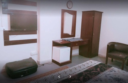 PECHS Hotel | 7 S even Guest House