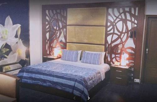 PECHS Hotel | 7 S even Guest House