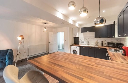 Newark Apartamento | *NEW* Newly Renovated 3 Bedroom, Character property in Newark