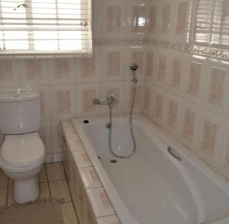 Woodmead Casa | 7 Woodmead Suites