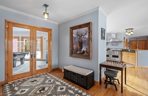 Thornton Casa | 70 acre White Mountain estate - trails, views, privacy