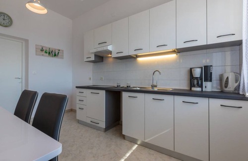 Novi Vinodolski Apartamento | 70 m² Apartamento ∙ 2 habitaciones ∙ 4 huéspedes