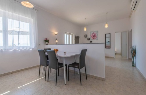 Novi Vinodolski Apartamento | 70 m² Apartamento ∙ 2 habitaciones ∙ 4 huéspedes