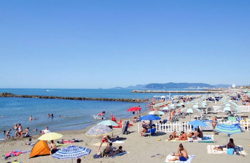 Marina di Massa Apartamento | 70 m² Apartamento ∙ 2 habitaciones ∙ 4 huéspedes