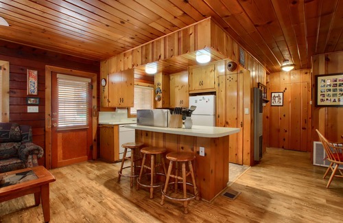 North Wawona Cabina | Simmons Den - ¡Obtenga su naturaleza!