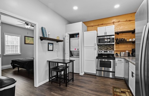 Southmont Casa | 70" TV, pool table, darts, 10 minutes from Wildlife Boat Ramp + Board & Batten
