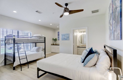 Seven Coves Condominio | 7037 Kingston Cove