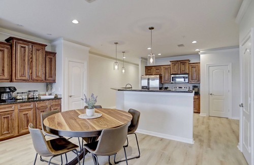 Seven Coves Condominio | 7037 Kingston Cove