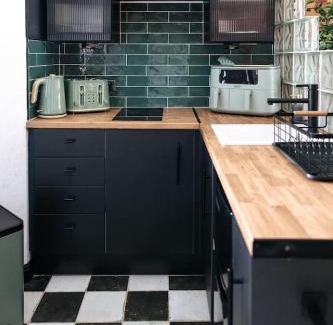 Penarth Casa | 70s Hideaway Guest Studio for 2 I Private I Self Contained I Near Cardiff