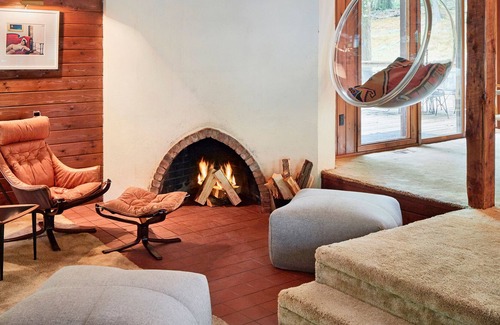 Rhinebeck Casa | 70s Modern House in the Woods, three minutes to Rhinebeck village