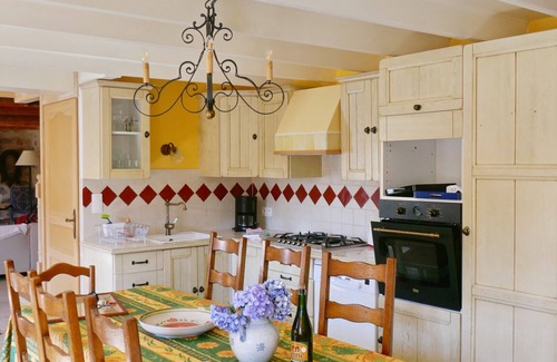 Beuzec-Cap-Sizun Casa | 711- Spacious Breton farmhouse, sauna, large garden