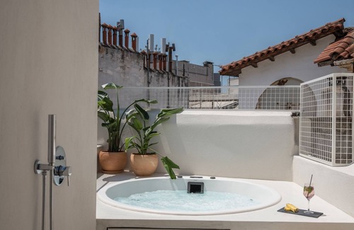 Thessaloniki City Centre Hotel | 72 AD Suites