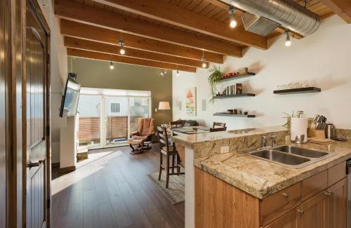 Historic Downtown Durango Casa | 725 E College Unit 8