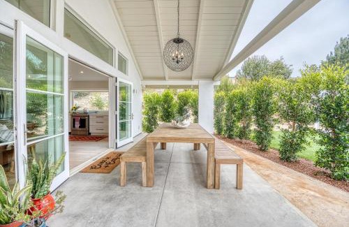 Solana Beach Casa | 727 Sonrisa St home