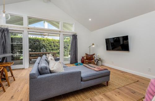 Solana Beach Casa | 727 Sonrisa St home