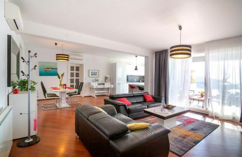 Ploce Apartamento | 73 Stairs Apartment