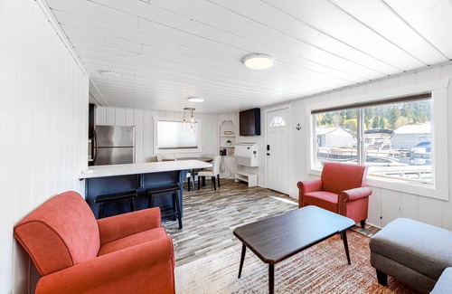 Bayview Alquiler De Eote | 74 m² Casa flotante ∙ 2 habitaciones ∙ 9 huéspedes