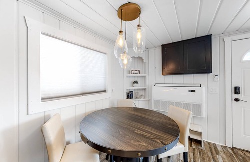 Bayview Alquiler De Eote | 74 m² Casa flotante ∙ 2 habitaciones ∙ 9 huéspedes