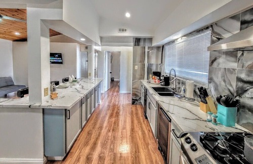 Beverly Green Casa | #74Hub w/Kitchen: Mins to LV Strip/Dwtn/Con Center
