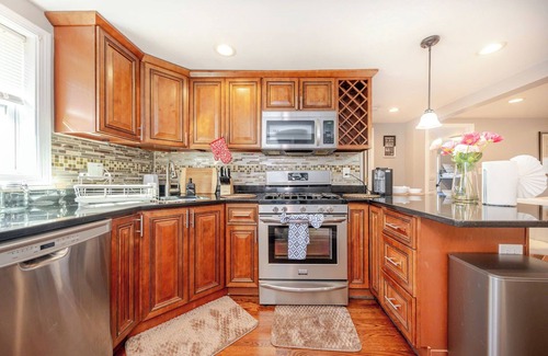 Quincy Apartamento | 74R - 2BR Quincy - Romantic Stay near Wollaston Beach