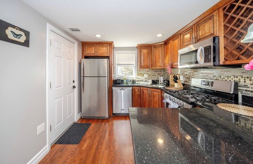 Quincy Apartamento | 74R - 2BR Quincy - Romantic Stay near Wollaston Beach
