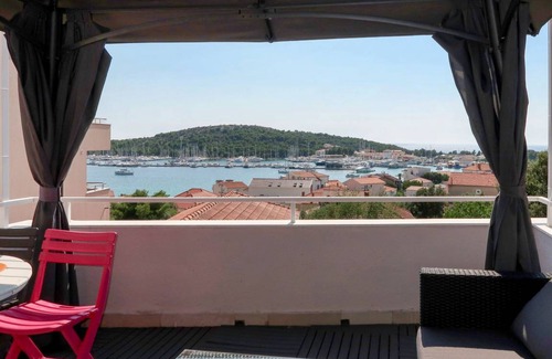 Rogoznica Apartamento | 75 m² Apartamento ∙ 2 habitaciones ∙ 4 huéspedes