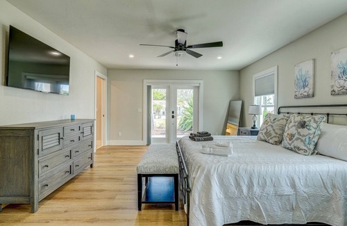 Palma Sola Casa | 75 Palms! 8 Bedroom Home by RedAwning