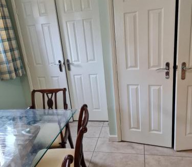 Sherborne St. John Apartamento | 75 Park Prewett Dbl room with beautiful bathroom