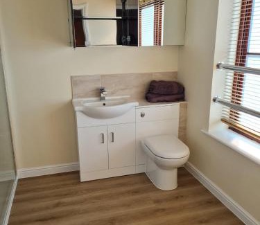 Sherborne St. John Apartamento | 75 Park Prewett Dbl room with beautiful bathroom