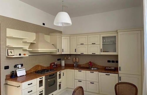 Cava de' Tirreni Apartamento | 75 sqm apartment Excellently served, Free parking 24h
