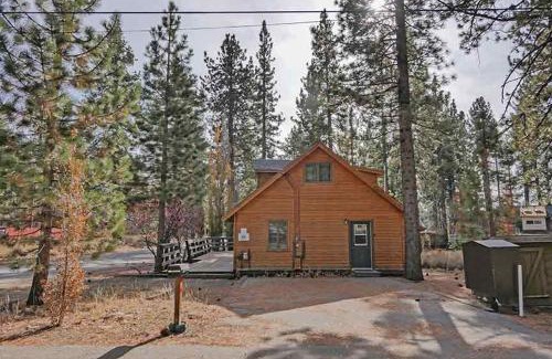 Al Tahoe Casa | 750 Stanford Avenue cabin