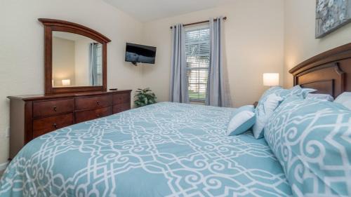 Crestwynd Bay Casa | 7650 Comrow #204