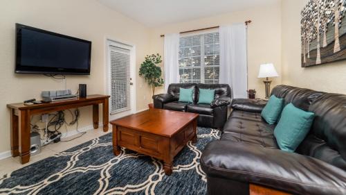 Crestwynd Bay Casa | 7650 Comrow #204