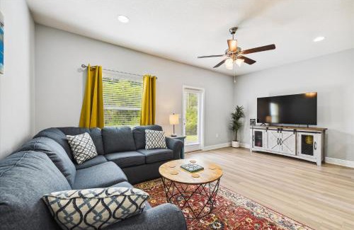 Thomas Drive Casa | 7664 Shadow Lake - Happy Horizons - 3 Bedroom Sleeps 9 townhouse