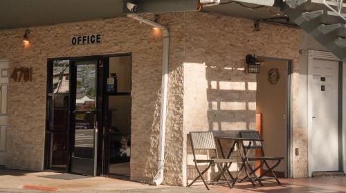 Sherman Oaks Hotel | 777 Motor Inn