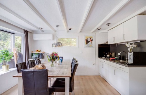 Voorthuizen Cabina | 78 sqm Luxury Forest Chalet with Wellness
