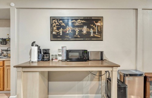 Brookline Station Condominio | 7809 Hunters Moon Ln · Moon River Smart-Suite, near Interstate 44/airport