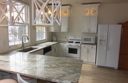 Townsend's Inlet Condominio | 7904 Central Avenue East