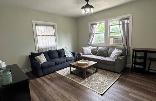 Cortland Casa | 7BR/3BA Home on Lincoln