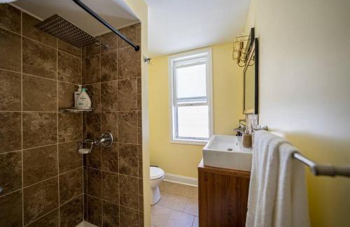 Atlantic City Apartamento | 7BR 7BA Big House 1 block from Tropicana and Beach