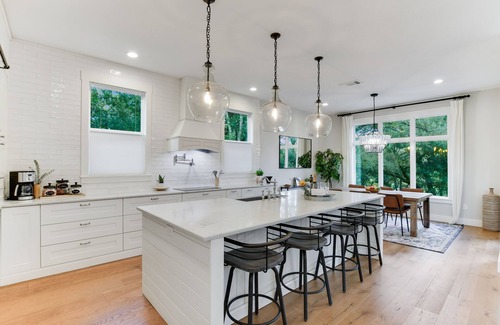 Manchaca Casa | Luxury 7BR Creekside Retreat w/ Pool, Spa, Game Room, Views - South Austin
