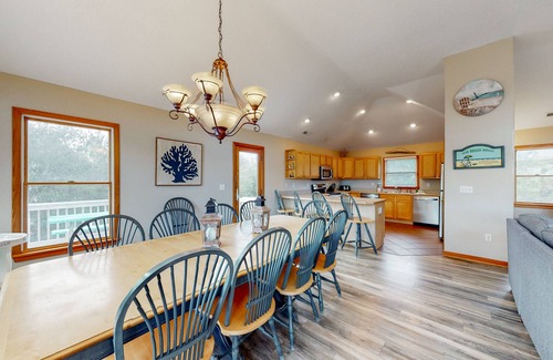 Corolla Light Casa | 7BR Dog Friendly | Pool | Hot Tub | Game Room