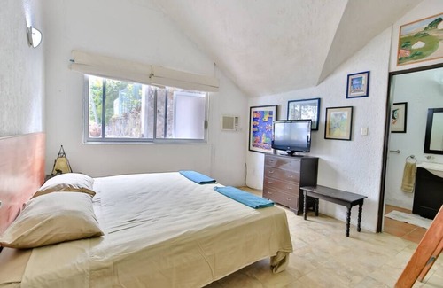 Tequesquitengo Casa | 7BR Impresionante casa de LAGO con alberca LIMPIEZA y cocinera incluido