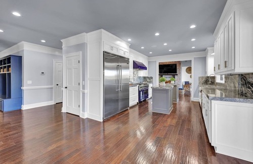 Macon Casa | 7BR Lakefront Haven Pool Hot Tub Gated 4acres