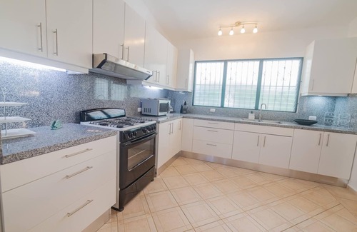 Sosua Apartamento | 7br Massive Villa In Sosúa - 2mins From Nightlife!