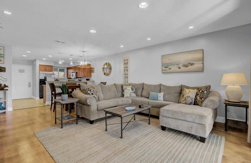 Isle of Palms Apartamento | 7C Mariners Walk by AvantStay | Beautiful Porch, Easy Access to Pool + Beach