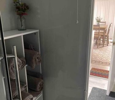 Builth Wells Apartamento | 7F Cwtch Cymru Lodge, Caer Beris Holiday Park - no commercial vehicles permitted on site