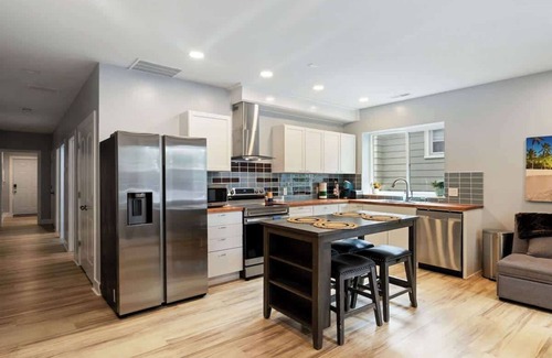 New Albany Casa | 7Mi Louisville Pet-Friendly Home