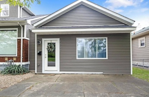 New Albany Casa | 7Mi Louisville Pet-Friendly Home